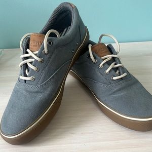 NWOT Sperry Mens canvas nautical sneaker Size 9 . Gray